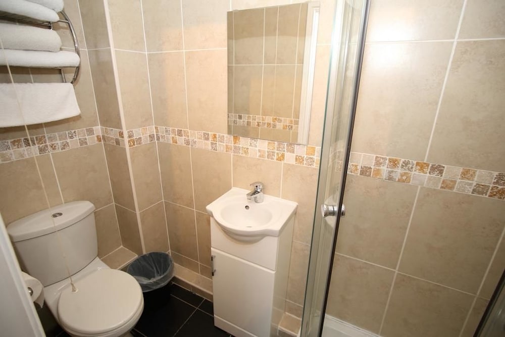 Suite 4 photo 2