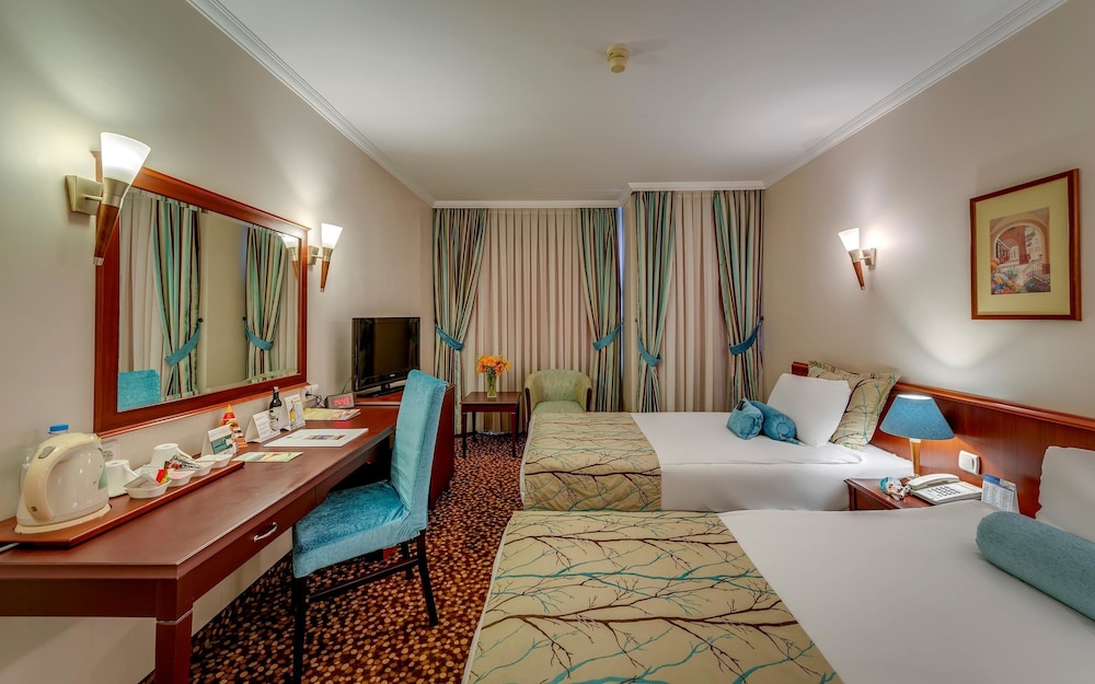 Standard Room, 3 Twin Beds, Balcony
