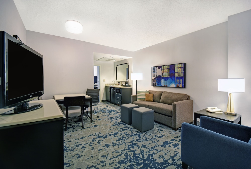 Premium Suite, 2 Double Beds, Accessible, Bathtub - Photo 1