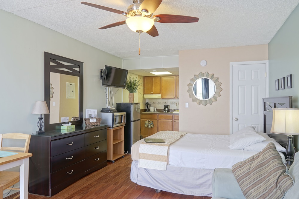 Standard Studio, 1 Queen Bed with Sofa bed, Kitchenette