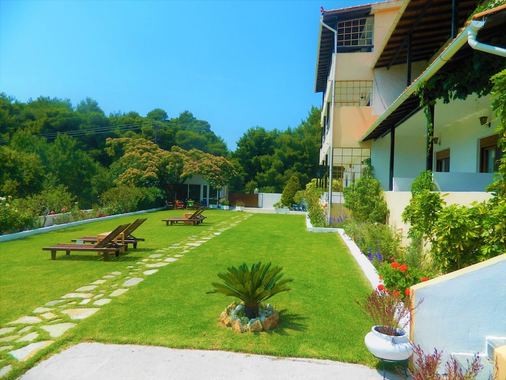 Studio, Garden View, Ground Floor photo 2