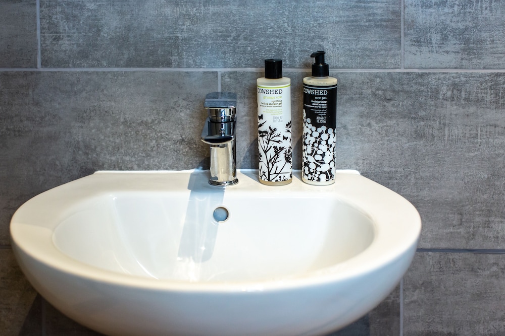Double or Twin Room, Ensuite - Photo 4