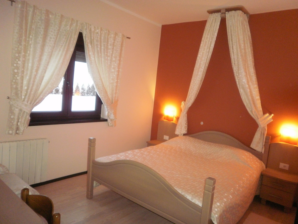 Basic Double Room, 1 Bedroom - Photo 11