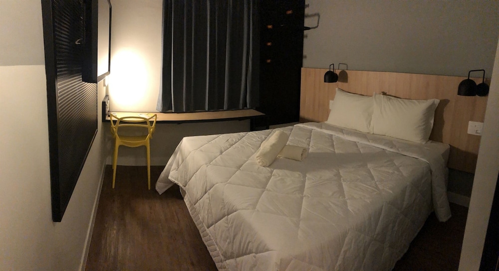 Double - Photo 1