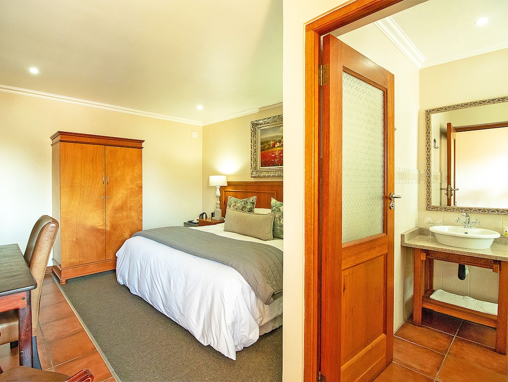 Standard Double Room photo 2