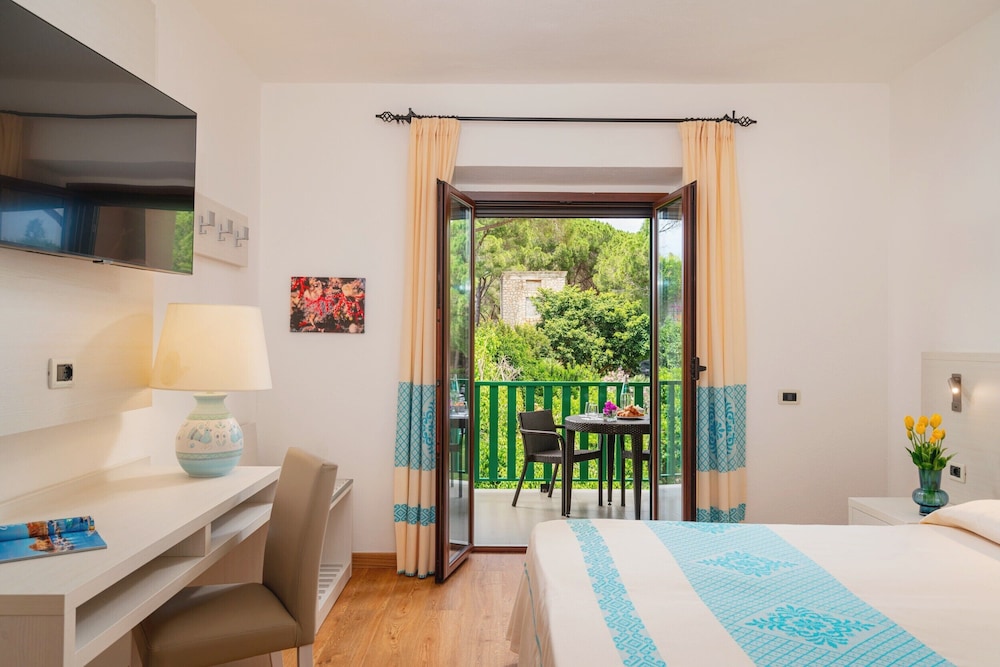 Classic Triple Room, Garden View - Photo 2
