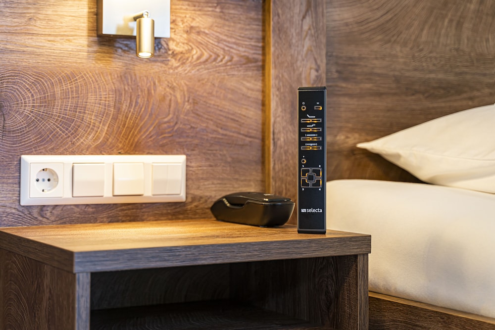 Junior Suite, 1 King Bed, Accessible photo 2