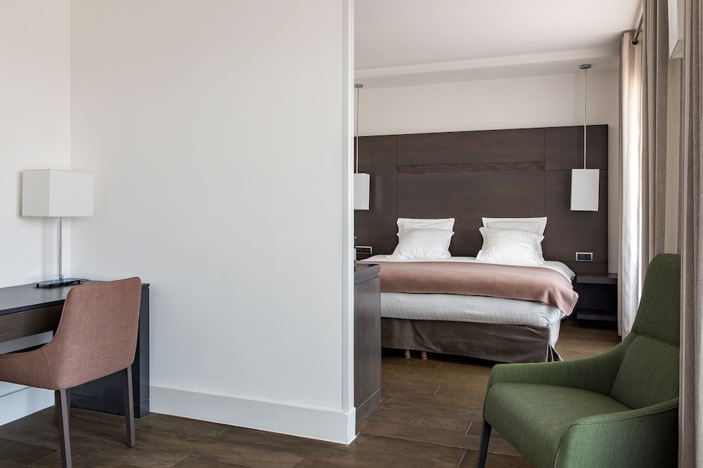 Suite, 1 King Bed with Sofa bed, Terrace - Photo 1