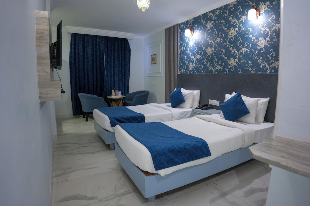 Executive Twin Room - Photo 10