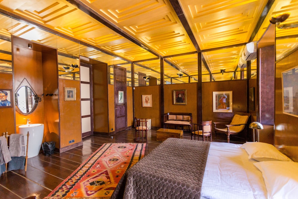 Luxury Double Room, 1 Queen Bed, City View, Executive Level photo 3