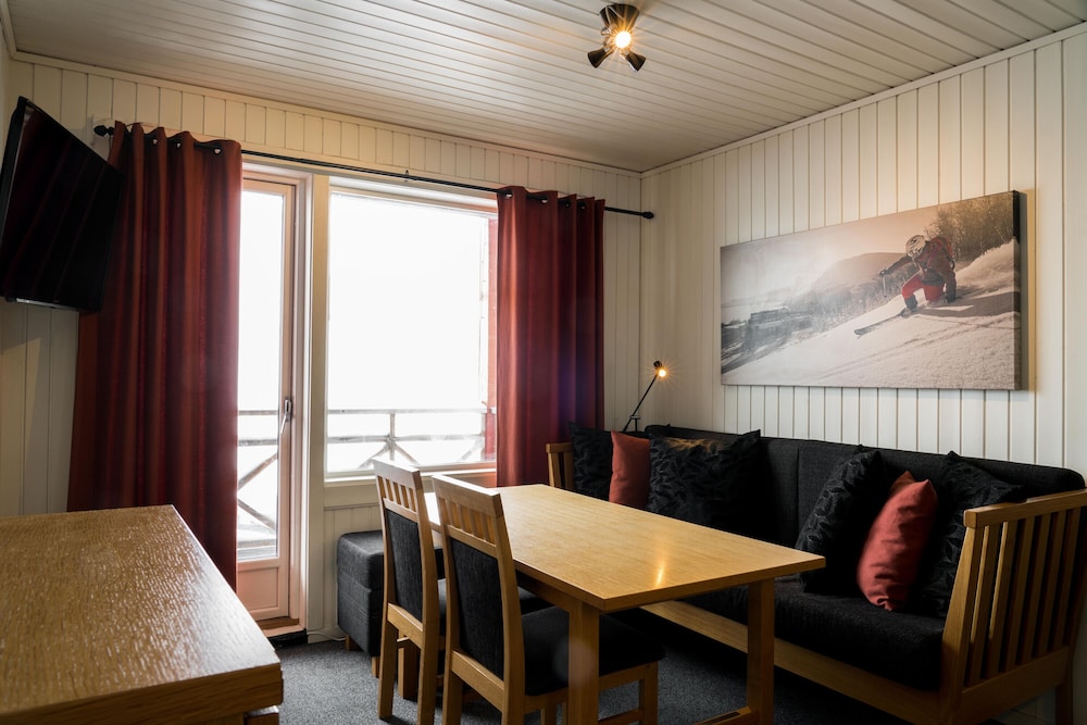 Deluxe Chalet, 2 Bedrooms, Sauna photo 3