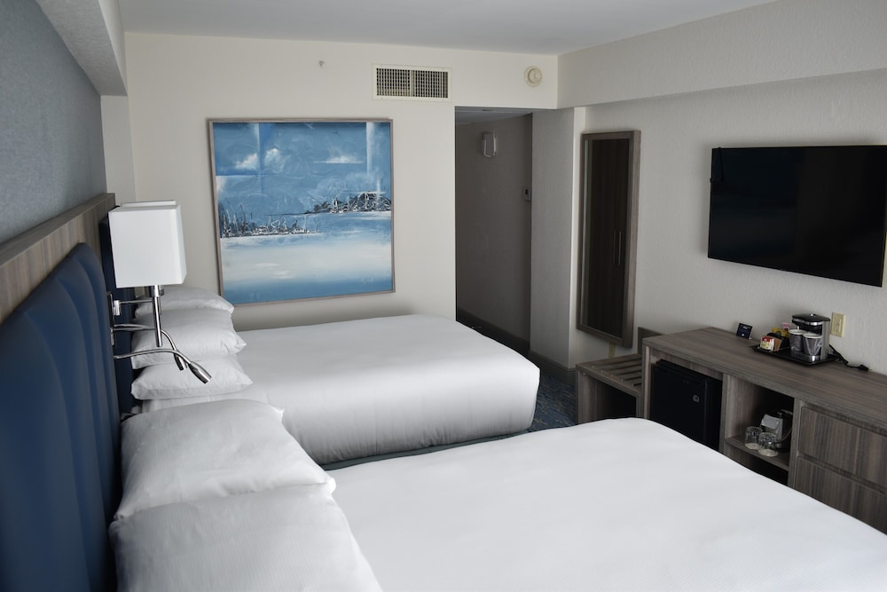 Room, 2 Double Beds - Photo 3