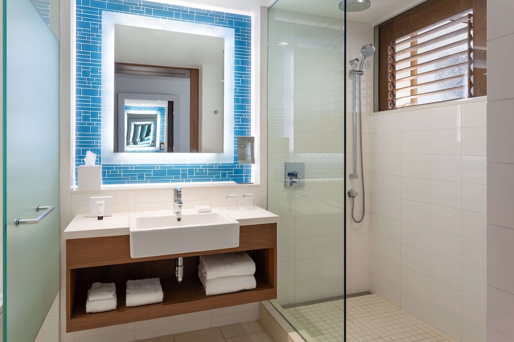 Room, 1 Bedroom, Ocean View (residence, 1 King Bed, West Tower)