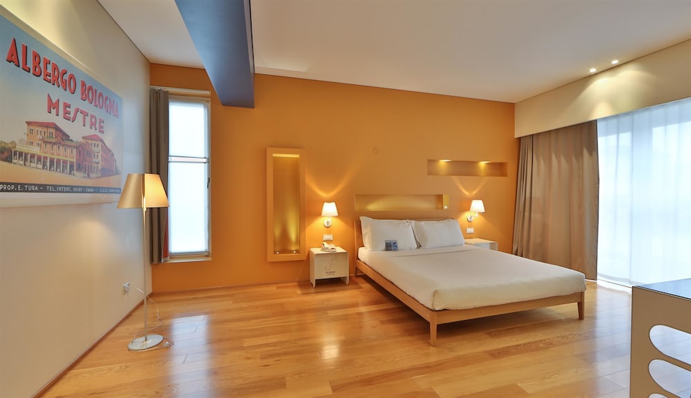 Superior Room, 1 Queen Bed - Photo 2