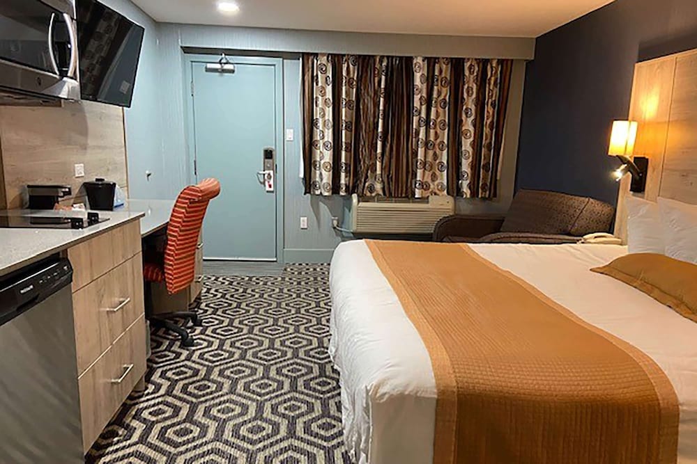 Room, 1 King Bed, Non Smoking - Photo 1