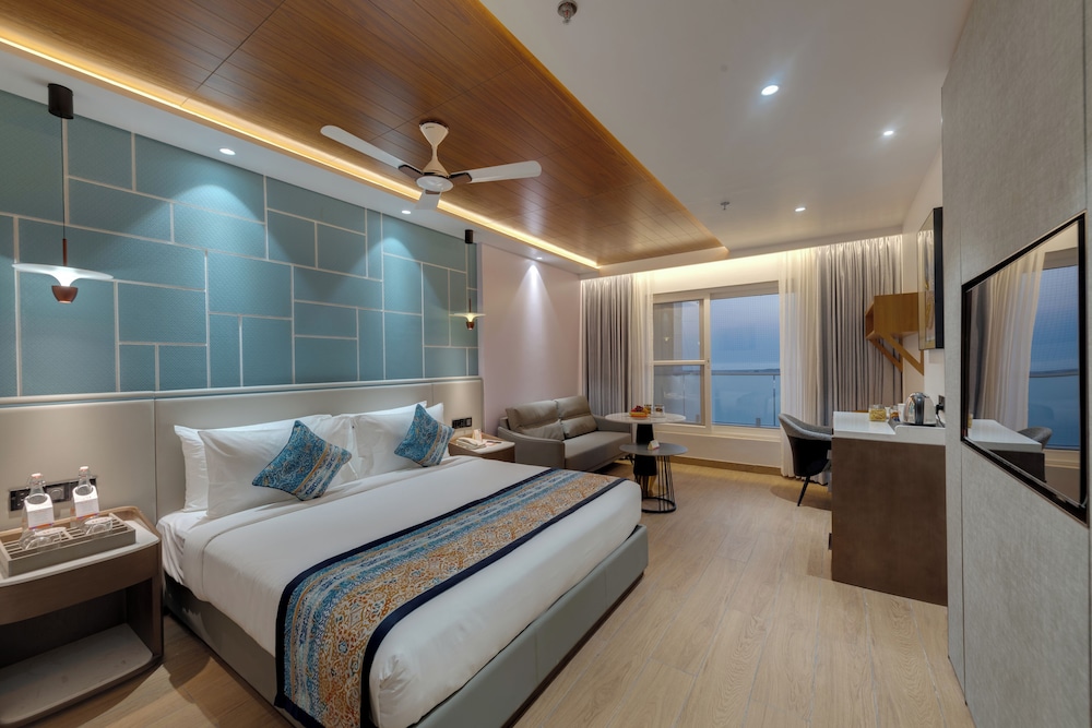Club Sky View Room