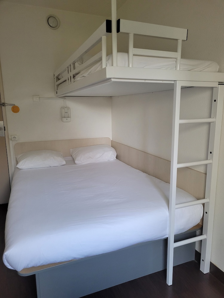 Classic Triple Room photo 2