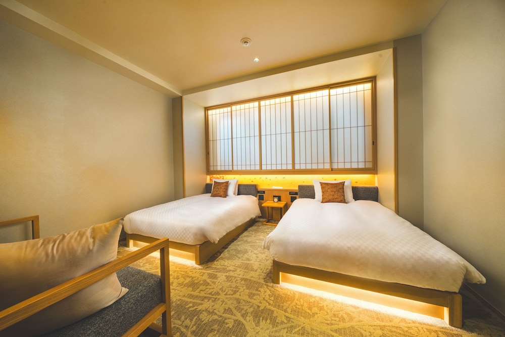 Superior Twin Room, Non Smoking (Accessible Room) - Photo 2