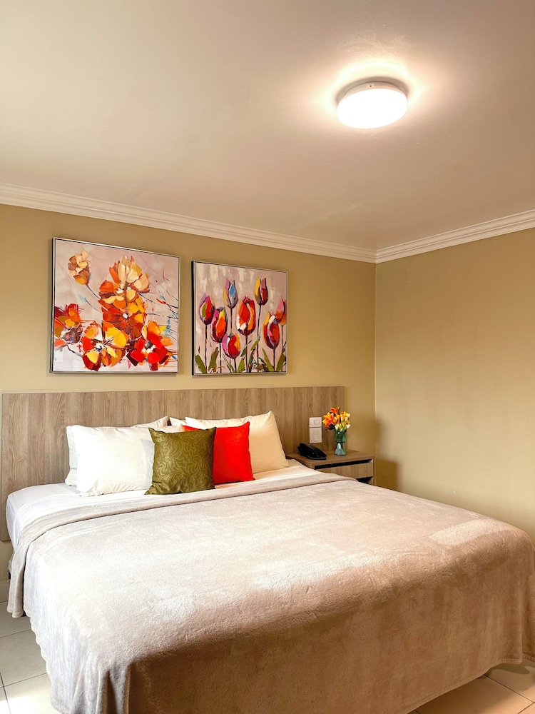 Superior Room, 1 King Bed