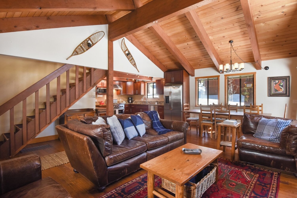 House, Multiple Beds, Patio, Mountain View (Northstar Treehouse)