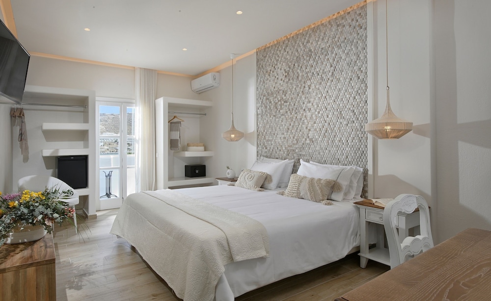 Deep Blue Double or Twin Room Sea View photo 1