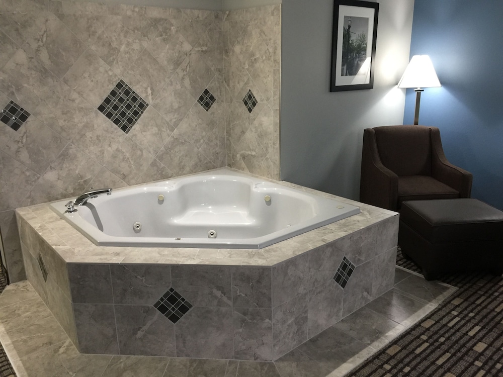 Studio Suite, 1 King Bed, Non Smoking, Hot Tub - Photo 5