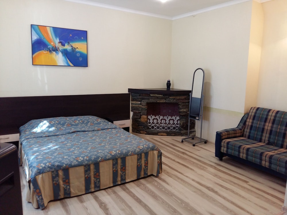 Family Quadruple Room, 1 Queen Bed With Sofa Bed, Accessible, Non Smoking photo 1