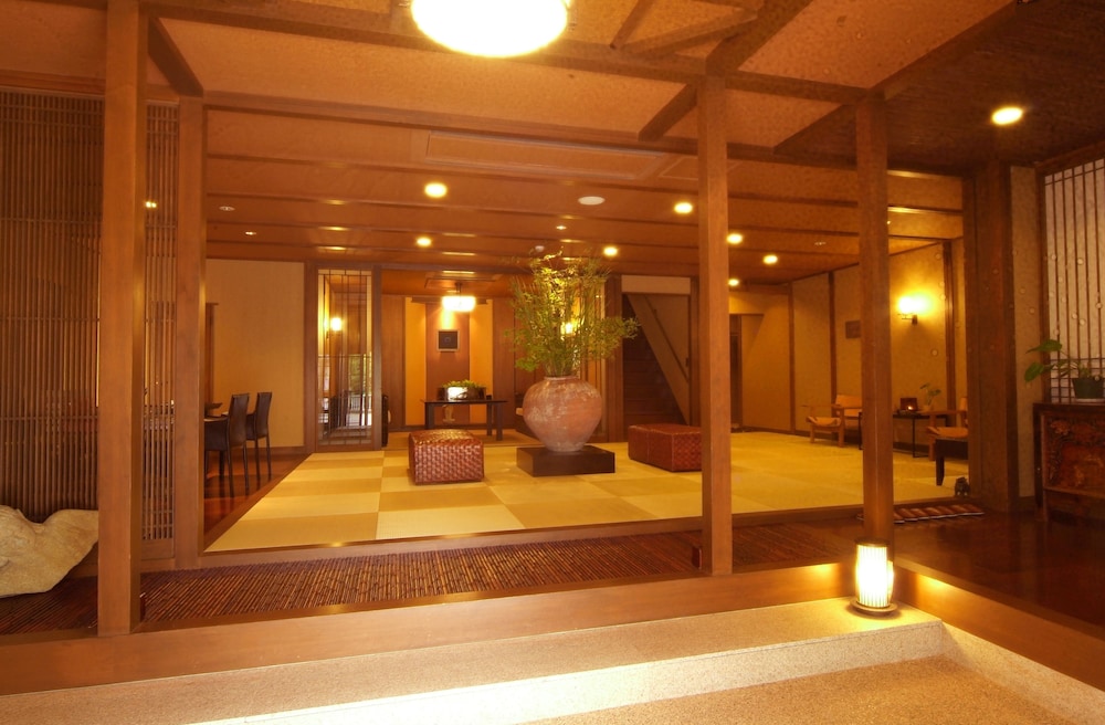Japanese Style Deluxe Room with Private Bath (Yutori no ma),Private Bath 30mins,Dinner Shabushabu photo 3