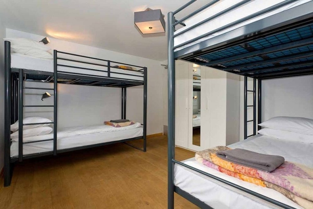 Bed in 4-Bed Mixed Dormitory Room photo 1