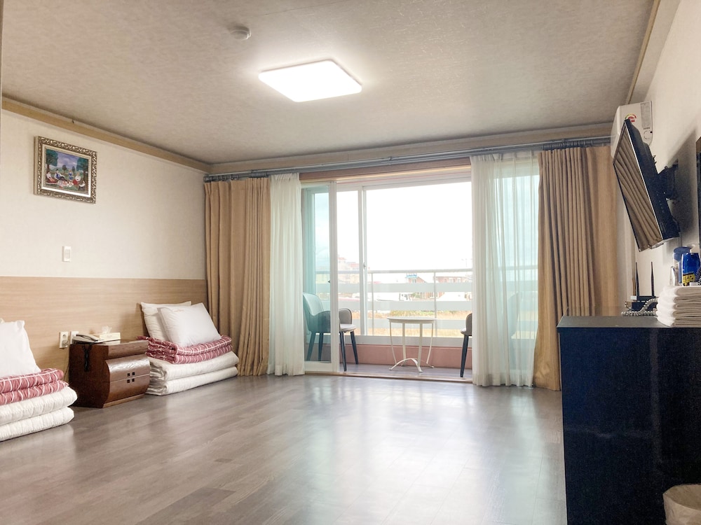 Korean Style Ondol Room, Non Smoking