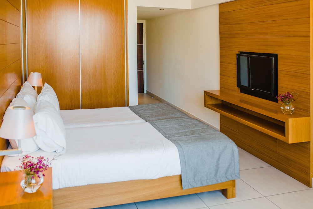 Superior Room (Inland View No Balcony)