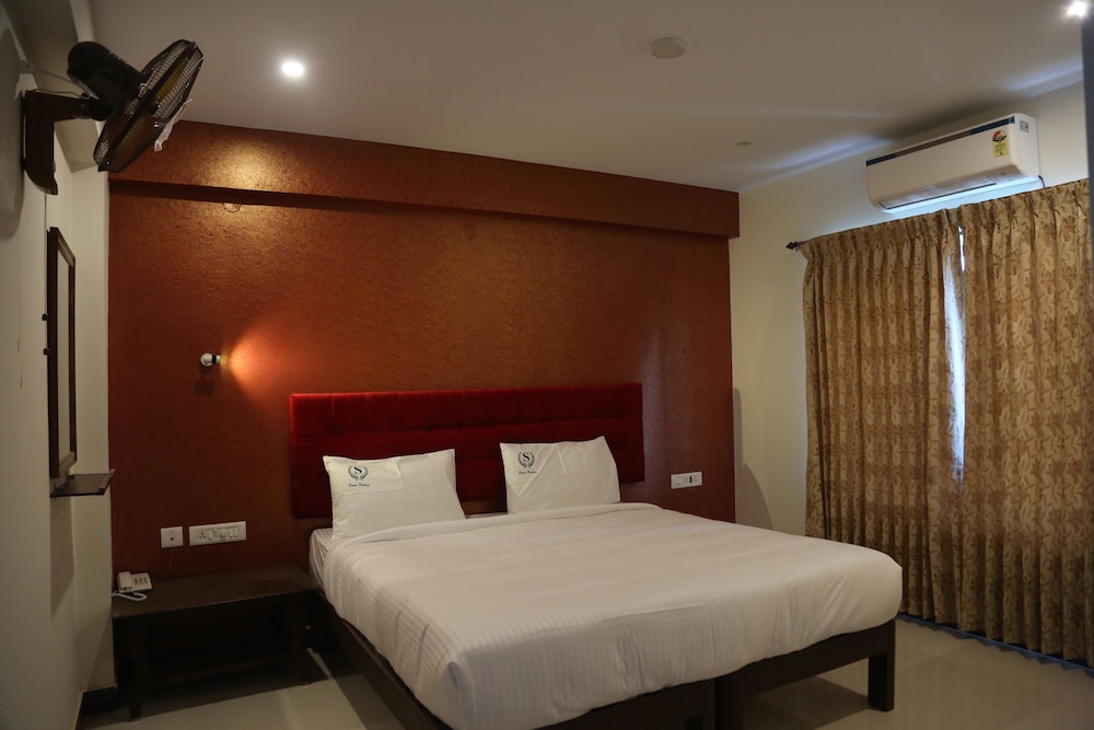 Deluxe Room - Photo 1