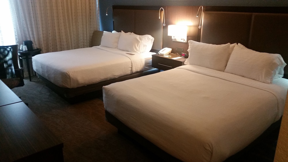 Standard Room, 2 Queen Beds (Sunset View) - Photo 3