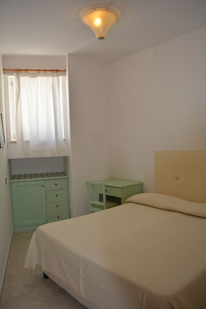 Basic Double Room photo 2