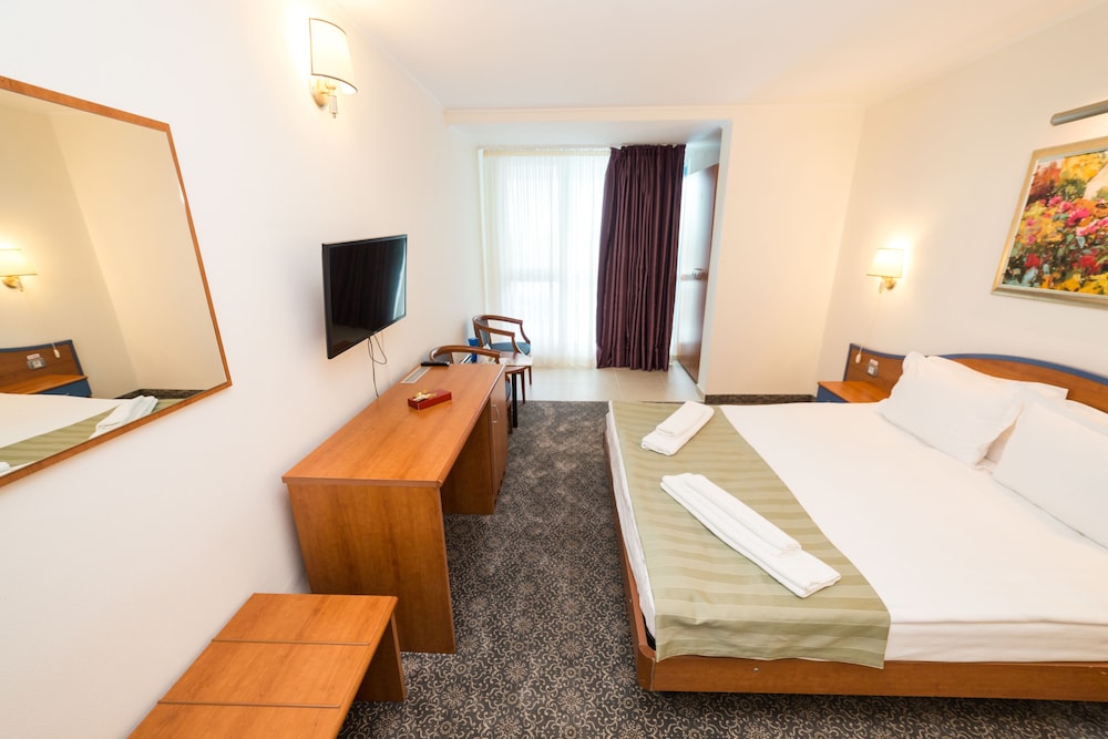 Double Room, Terrace, Ground Floor photo 2