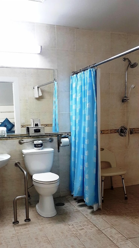 Accessible Standard Room, 2 Double Beds - Photo 4