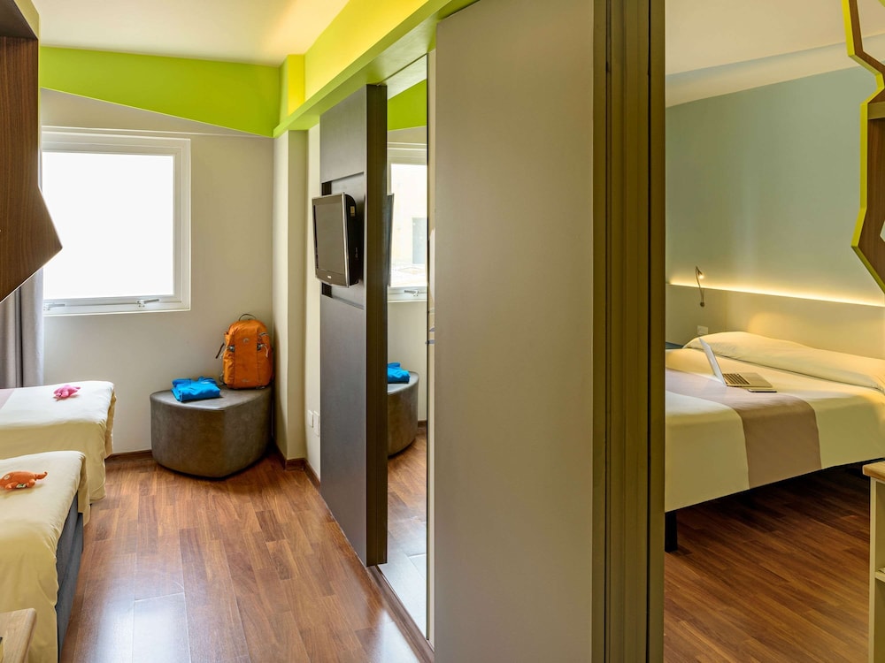 Standard Apartment, 2 Double Beds, Connecting Rooms