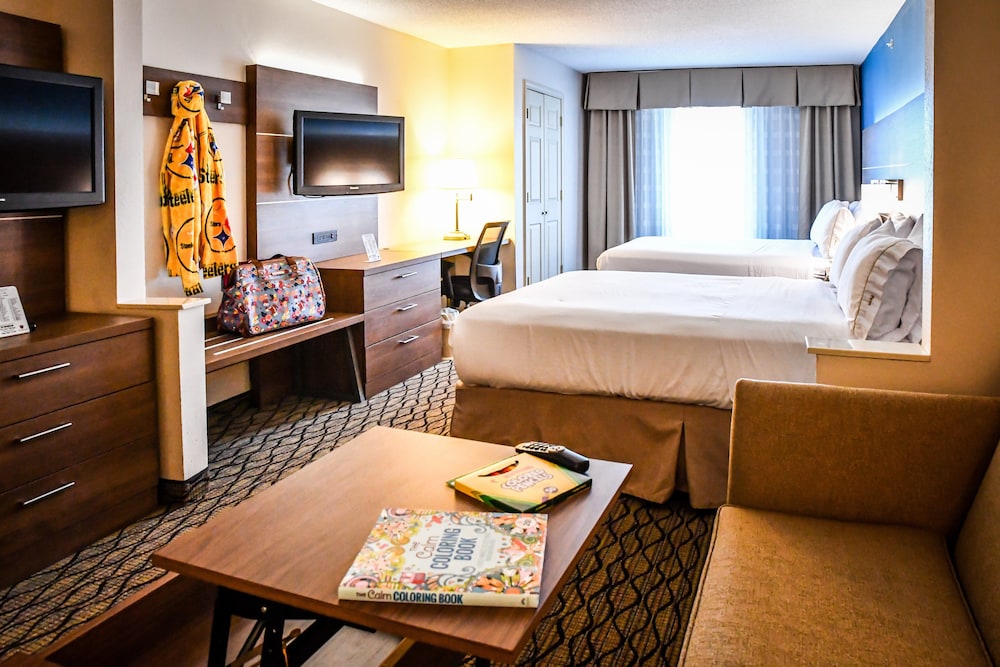 Suite, 2 Queen Beds - Photo 6