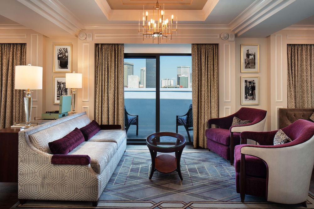 Suite, 1 King Bed (Eisenhower) photo 1