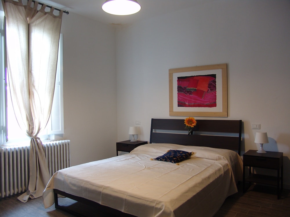 Triple Room (Camera 3)