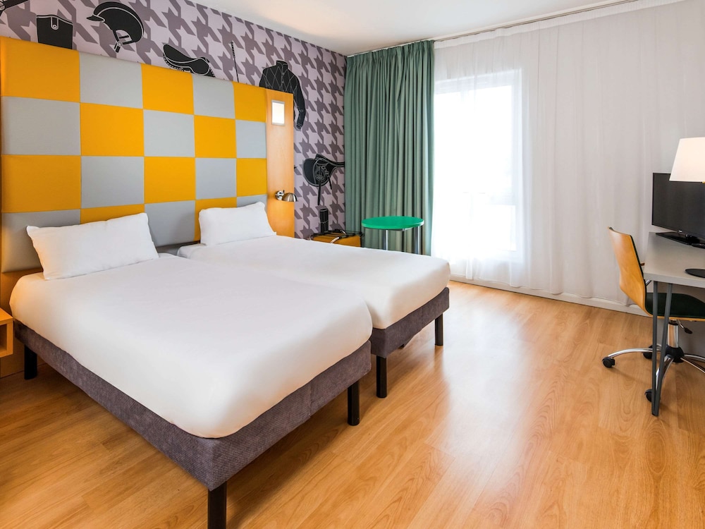Room, 2 Twin Beds (The Duet) - Photo 13