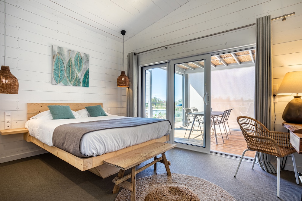Lodge Lovely - Photo 1