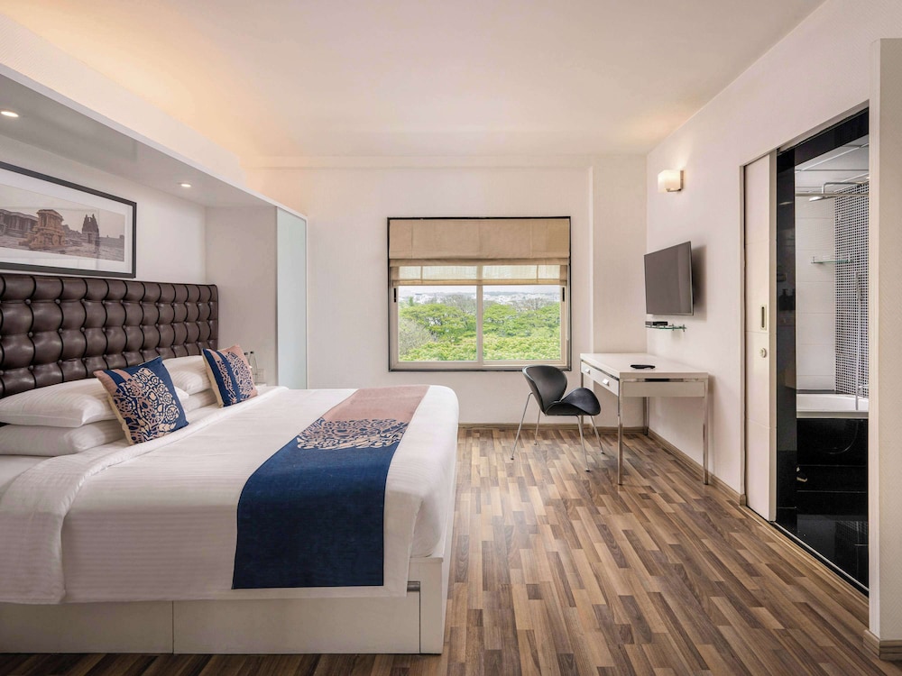 Suite, 2 Bedrooms, Balcony photo 1