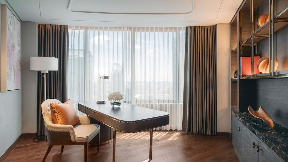 Suite, 1 Double Bed (Diplomatic)