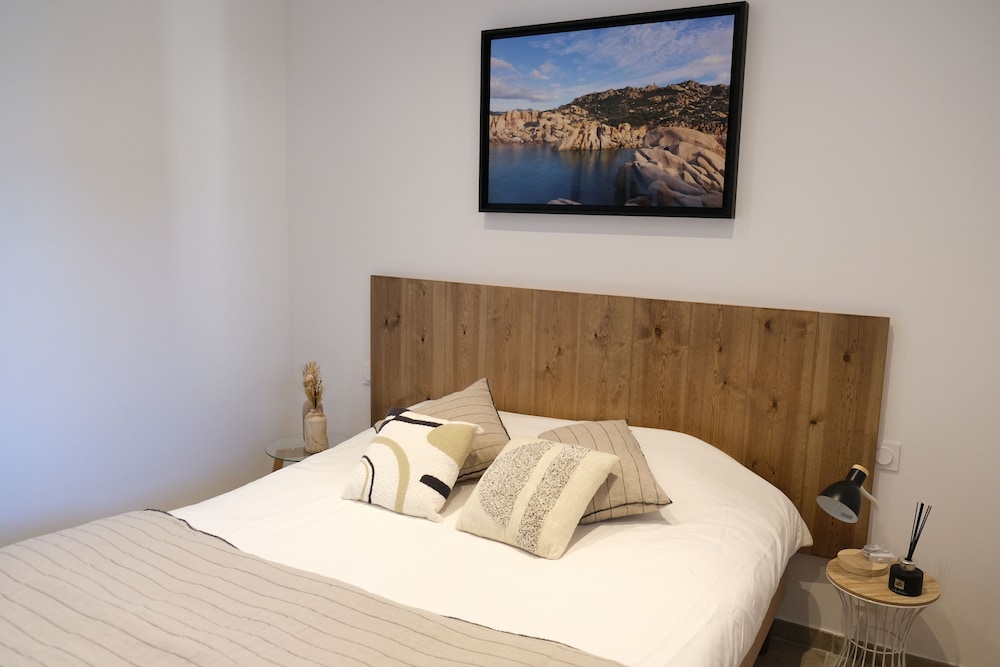 Comfort Studio Suite, 2 Bedrooms, Private Pool, Sea View photo 1