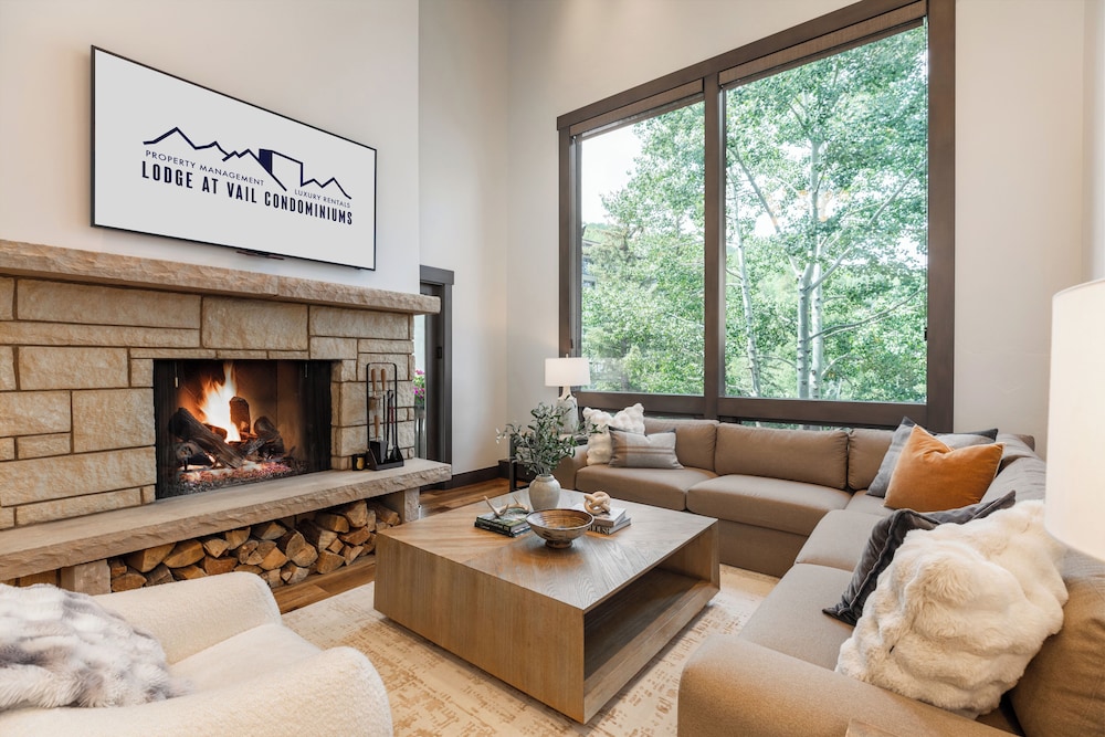 Luxury Condo #406