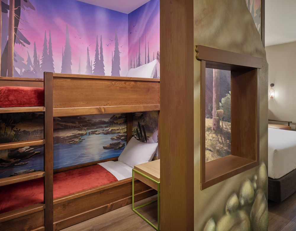 Suite, Accessible (Wolf Pup Den) photo 2