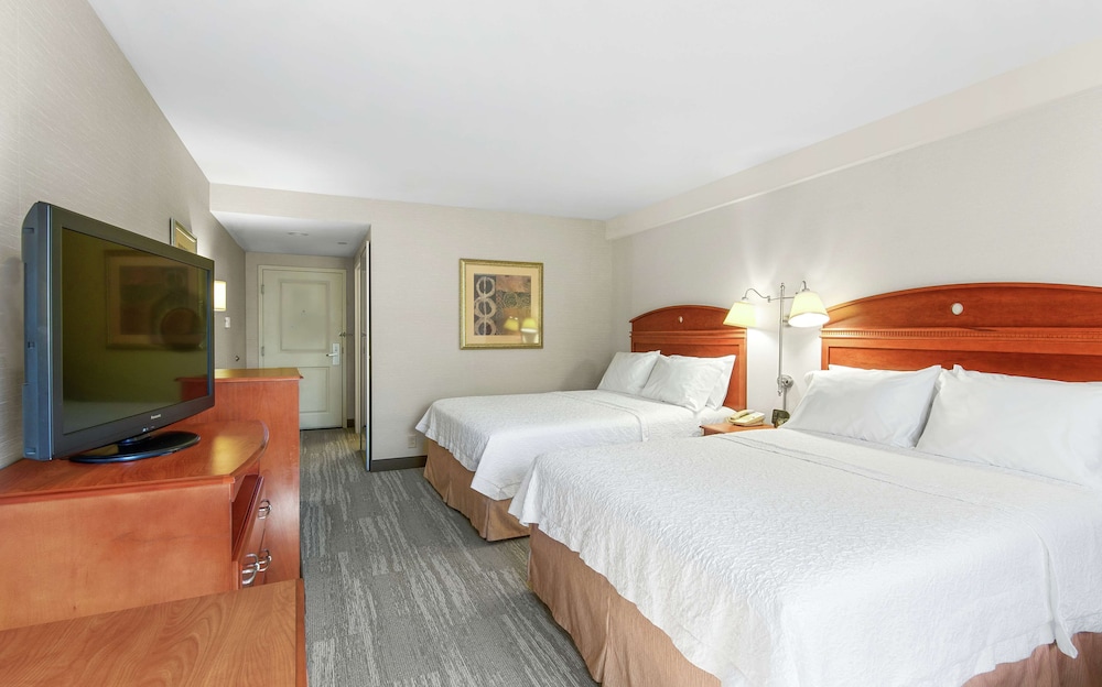 Room, 2 Queen Beds, Accessible, Non Smoking - Photo 1