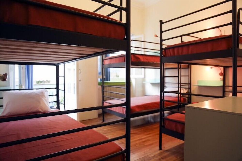 Shared Dormitory, Shared Bathroom