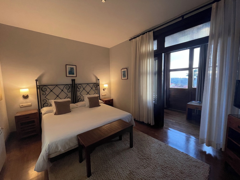 Superior Room, Mountain View